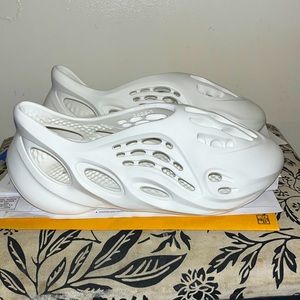 EVA Foam RNNR Runner Clog Slip-On Slipper Water-shoe Unbranded New Bone White